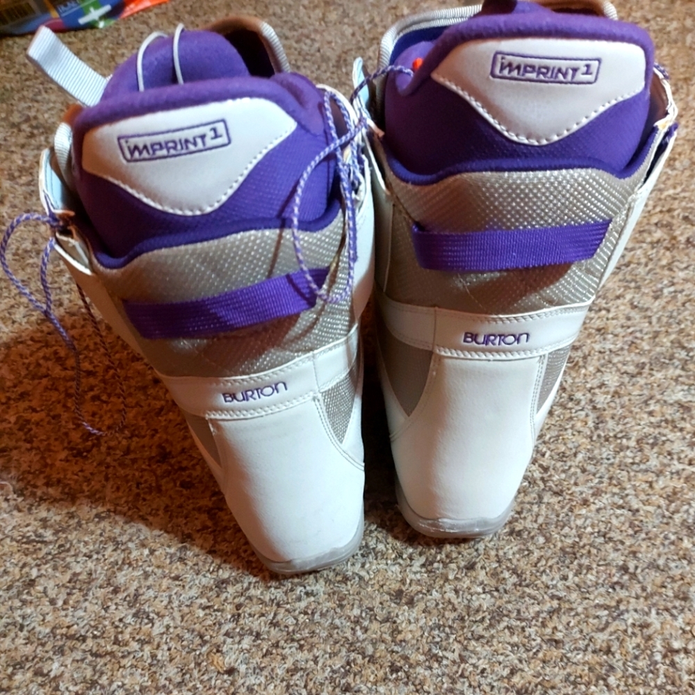 Burton mint imprint 1 snowboarding boots womens size 8